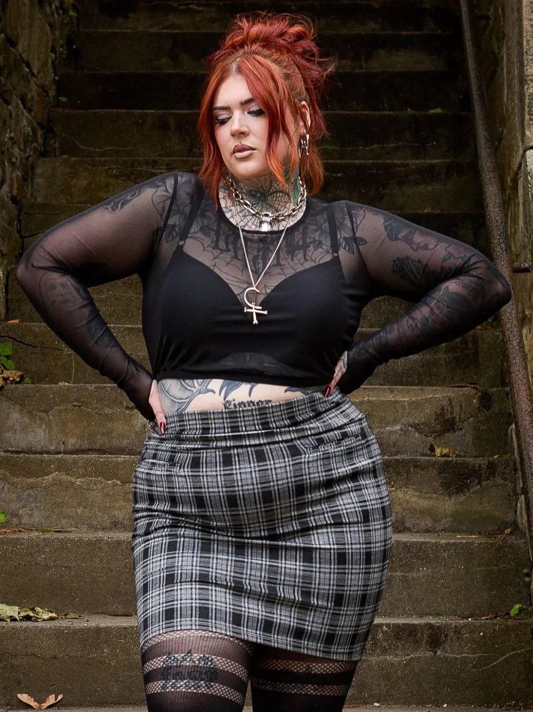 Cropped Mesh Top - Black