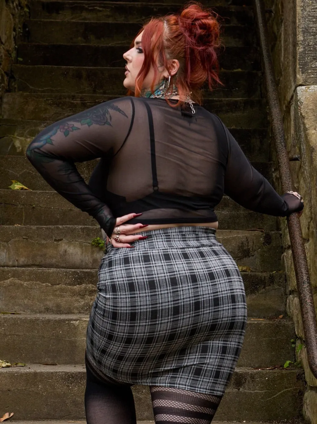 Cropped Mesh Top - Black