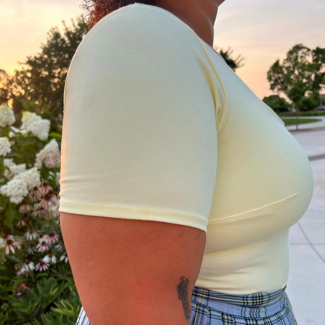 Short Sleeve Cotton Bodysuit - Butter