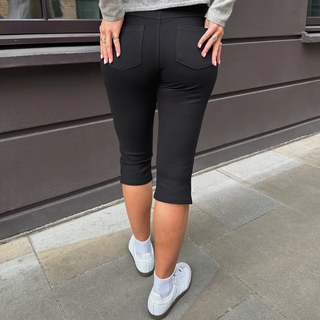 Squat-Proof Capri Leggings - Black